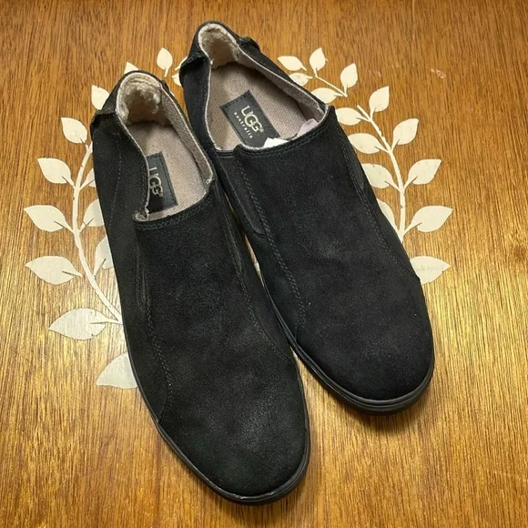 UGG | Shoes | Mens Black Ugg Slip On Shoe With Elastic Sides 